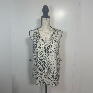 Everly black & white cheetah print top.  Size Small.  EUC.